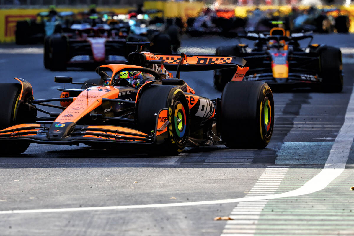 Piastri (McLaren) a Baku