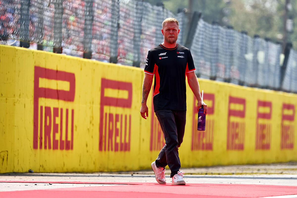 Magnussen alla Drivers' Parade di Monza