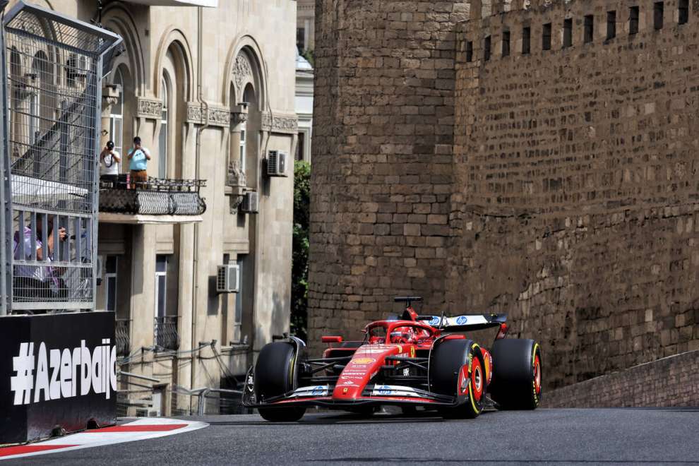 Charles Leclerc nelle FP1 di Baku