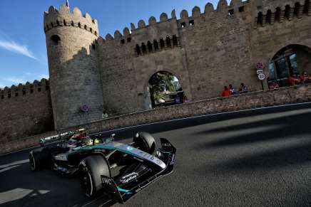 Lewis Hamilton (Mercedes) durante le FP2 a Baku per il GP Azerbaigian 2024