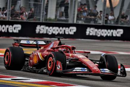 Charles Leclerc nelle FP1 di Singapore