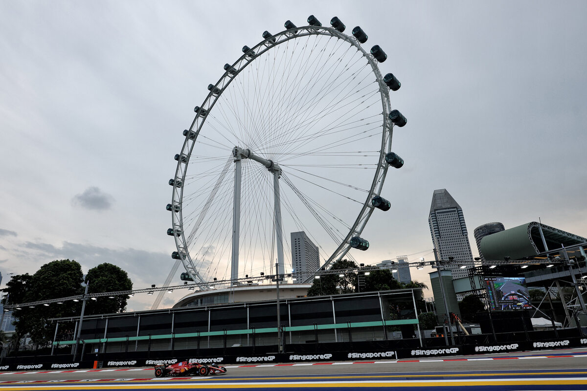 A Singapore si parte dallo scontro Ferrari-McLaren