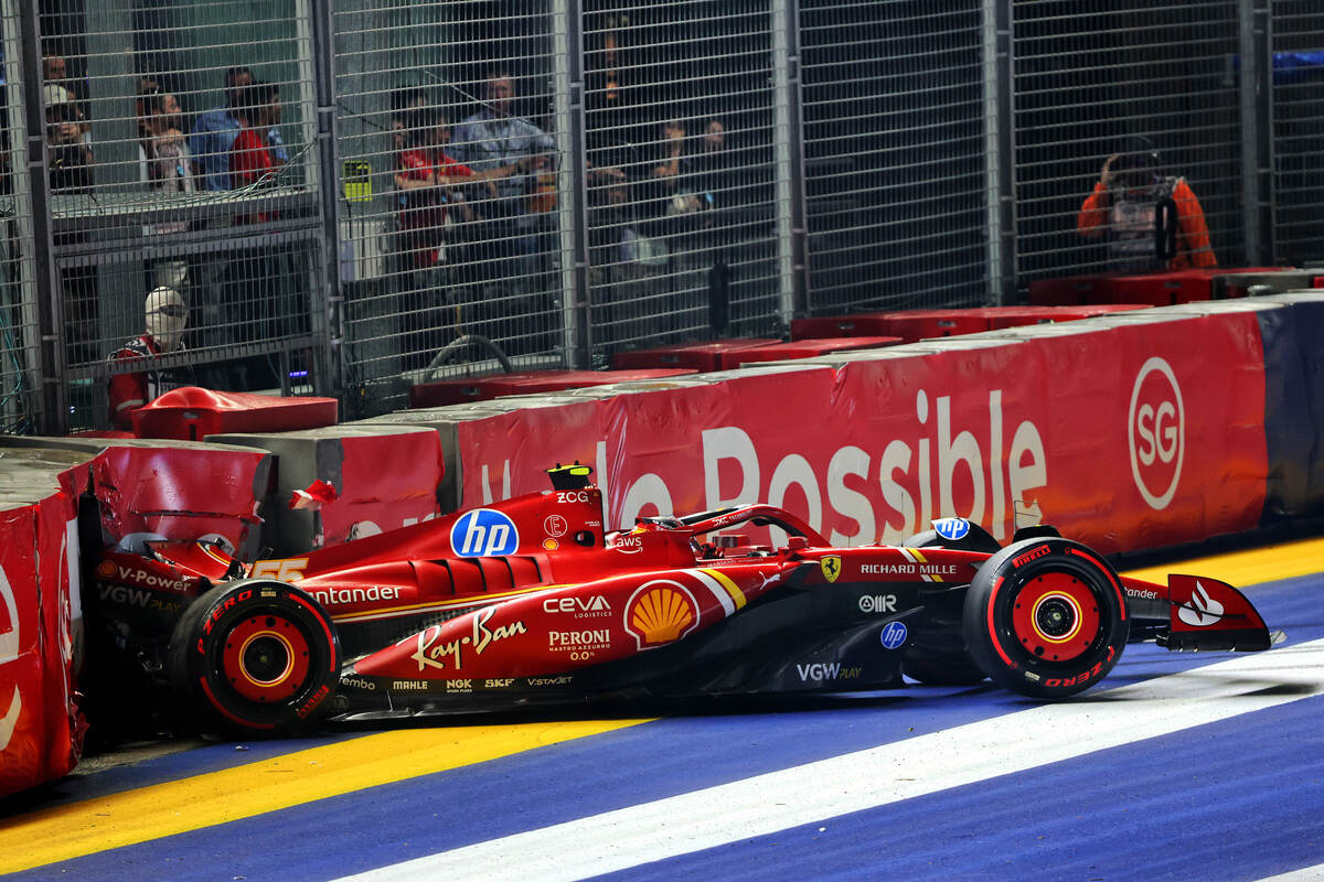 F1 Singapore, Carlos Sainz a muro