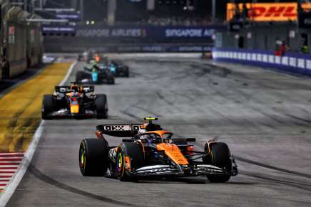 Lando Norris in testa nel GP di Singapore