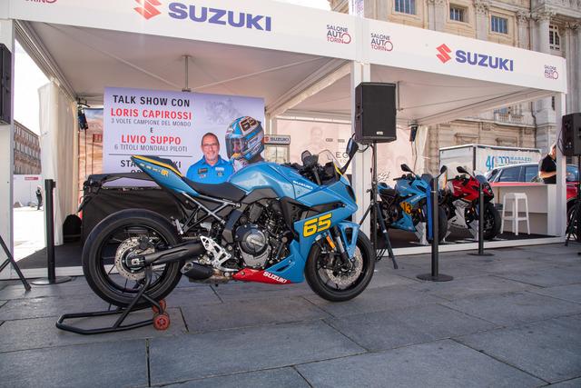 Suzuki, debuttano le serie speciali GSX-8R Legend Edition