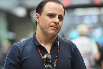 Felipe Massa nel paddock della Formula 1