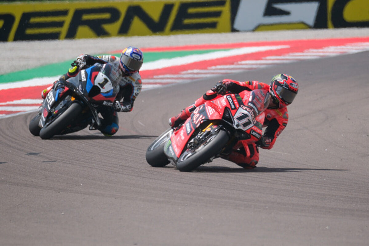 Cremona 2025, Gara 2: Bulega completa il tris, Razgatlıoğlu è 2°. Sul podio anche Bautista