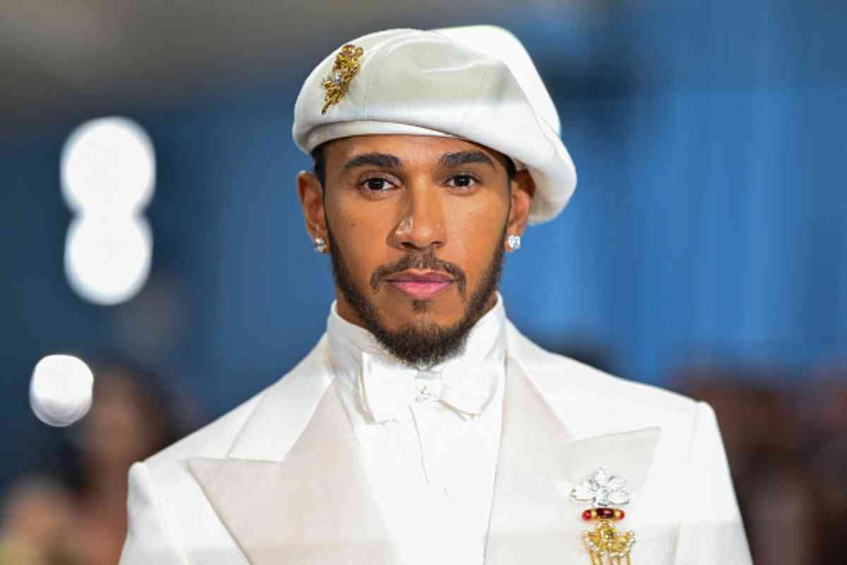 Hamilton, dalle delusioni in F1 alle gratificazioni nella moda: è stato tra le star del Met Gala
