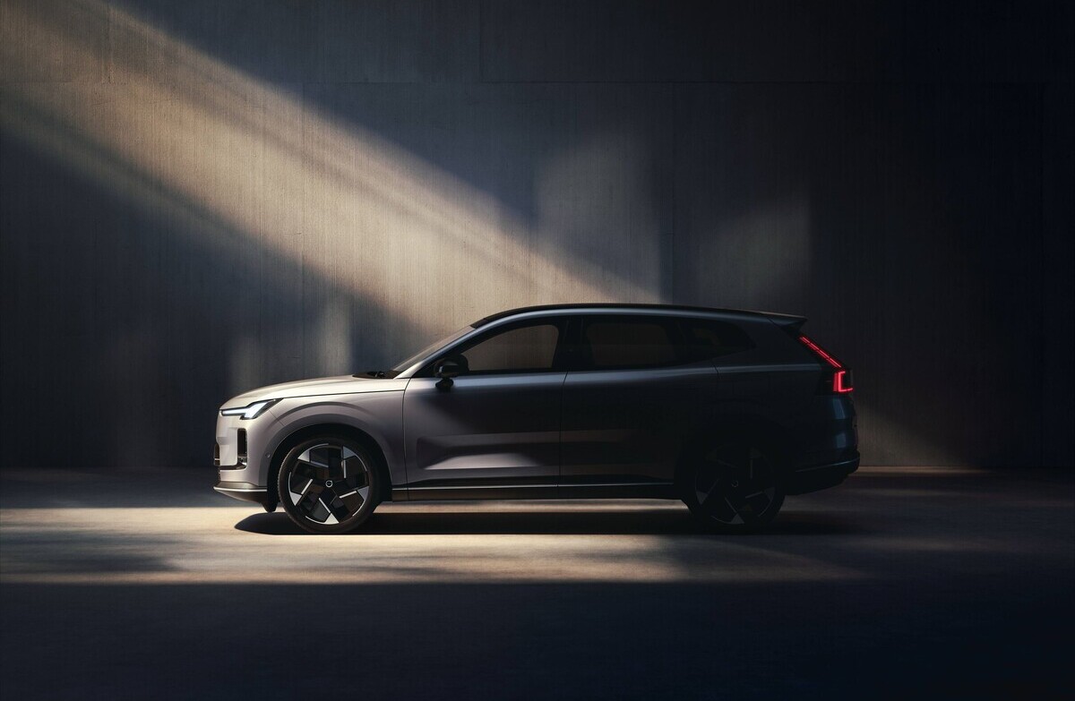 Volvo XC70, la prima ibrida plug-in ad autonomia estesa
