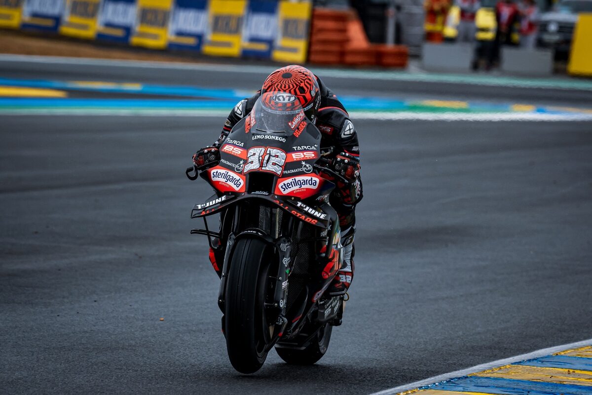 Savadori, domenica speciale: nel caos meteo arriva la prima top-10 in MotoGP. Dedica speciale a Fabrizio Borra