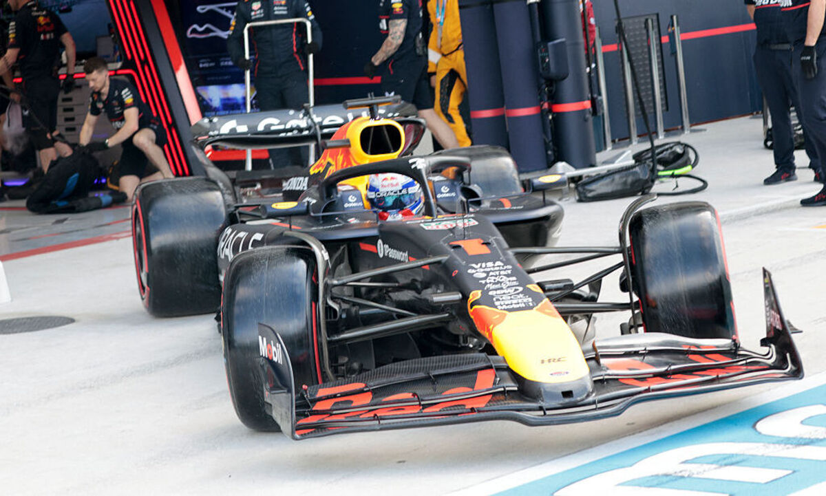 Verstappen regna nel veloce: Ferrari quinta forza con una coperta troppo corta