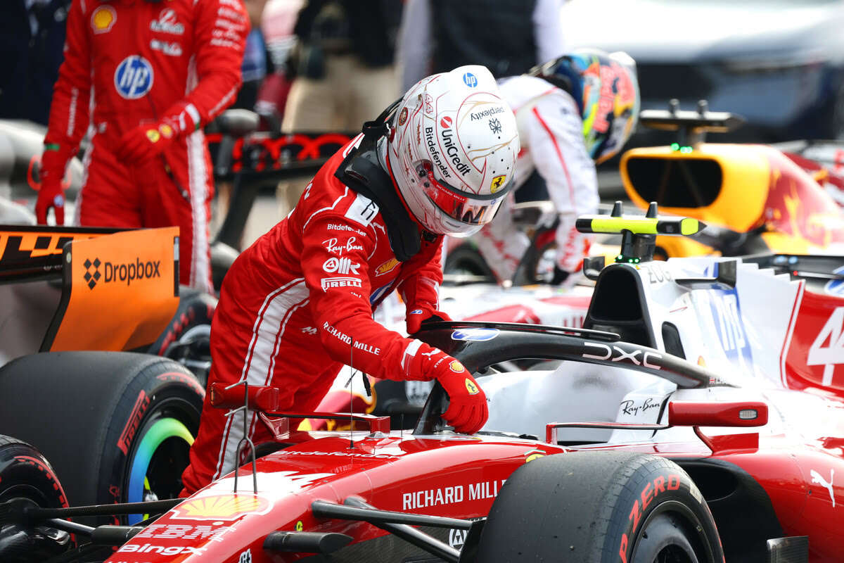 Hamilton stronca la SF-26: “Dobbiamo recuperare un divario enorme da Mercedes. E la colpa non è solo della PU”