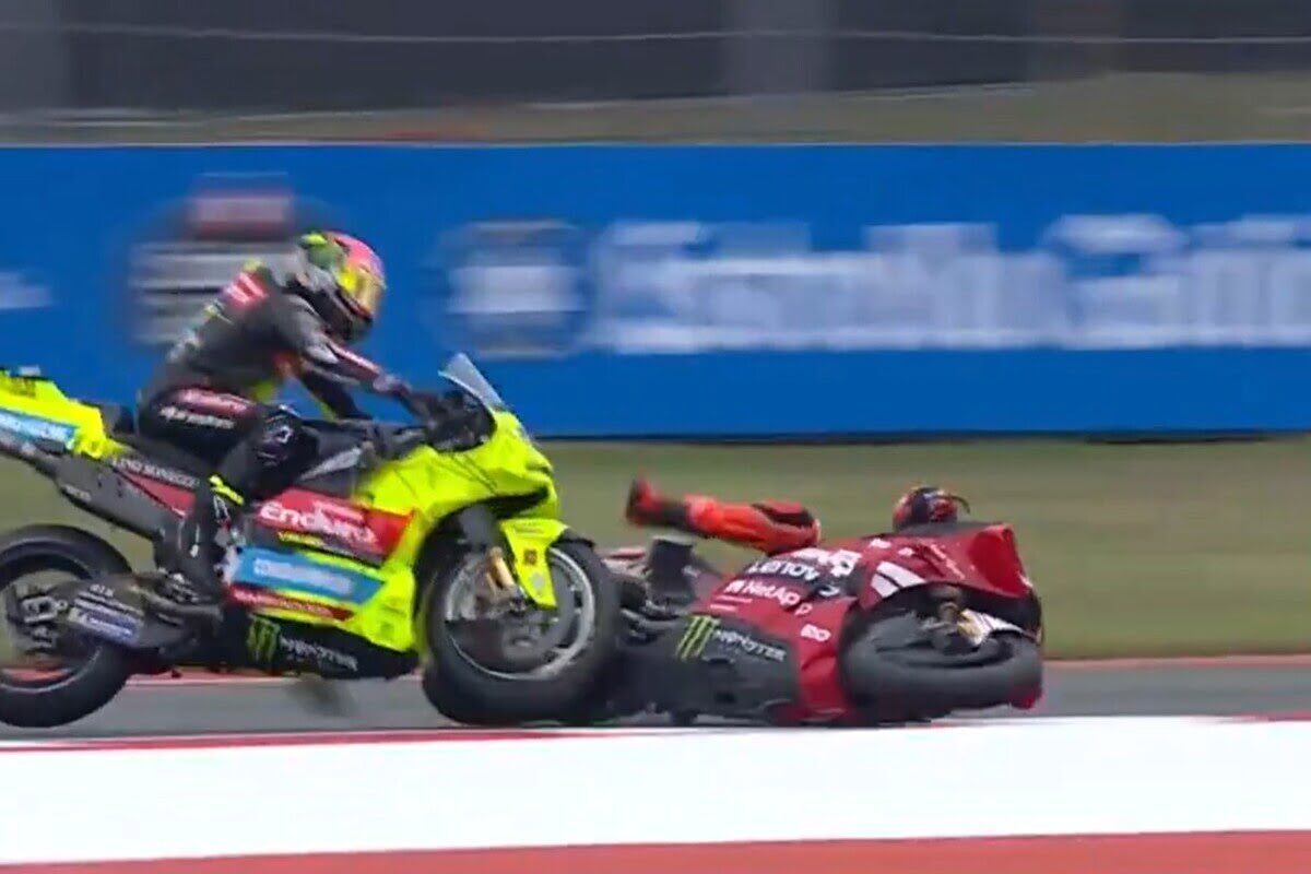 Le scuse di Marquez: “Colpa mia. Ho chiesto di essere penalizzato”. E Diggia lo fulmina: “Domani stai attento…”