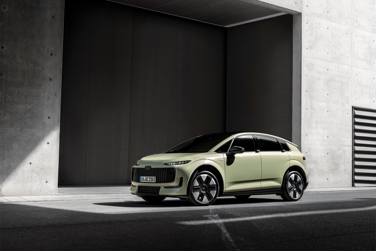 Audi A2 e-tron off