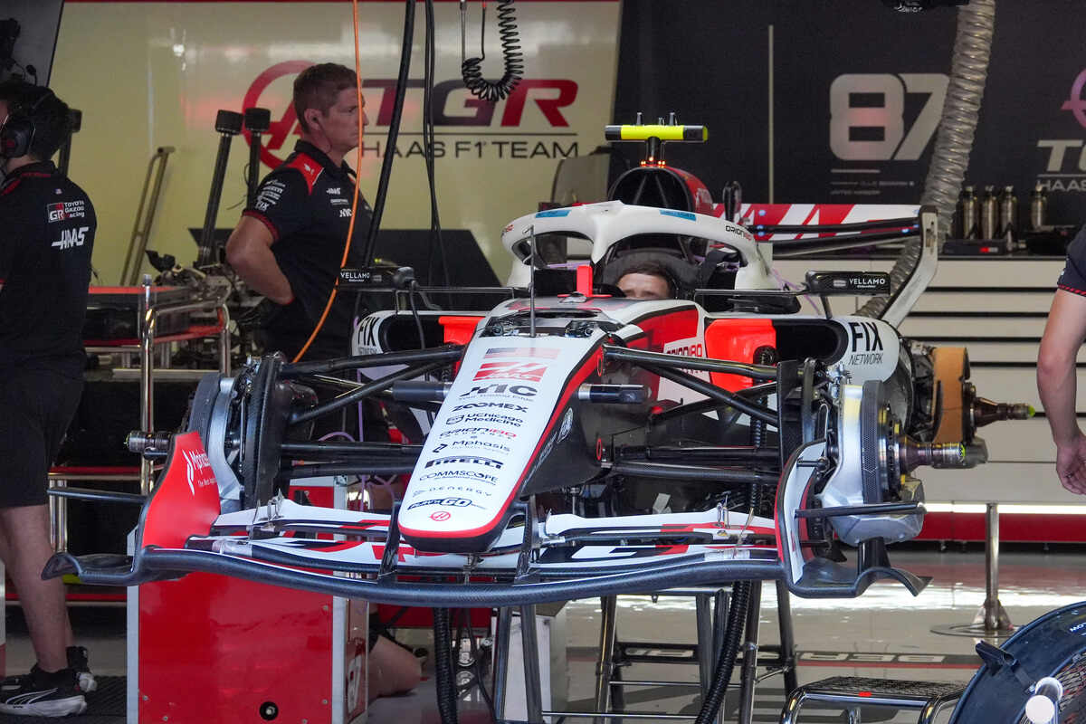 Ferrari e Mercedes confronto su ADUO-2, performance in rettilineo e efficienza motore, immagine di approfondimento