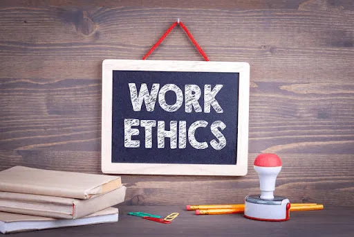 23 Ethical & Unethical Behavior Examples in Workplace