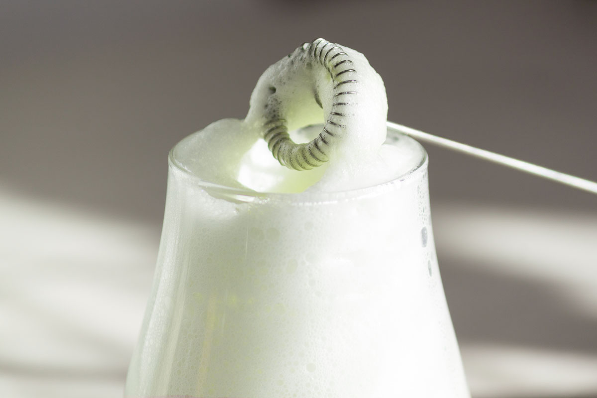 https://storage.googleapis.com/fpoo-public-bucket/img/Recipes/olive-oil-frothed-milk.jpg