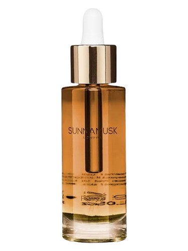 Oud Muqaddas bottle