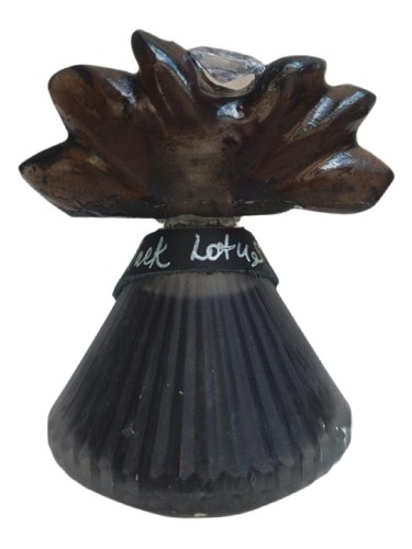 Black Lotus bottle