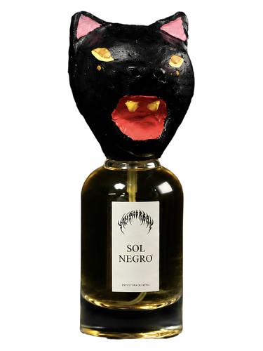 Sol Negro bottle