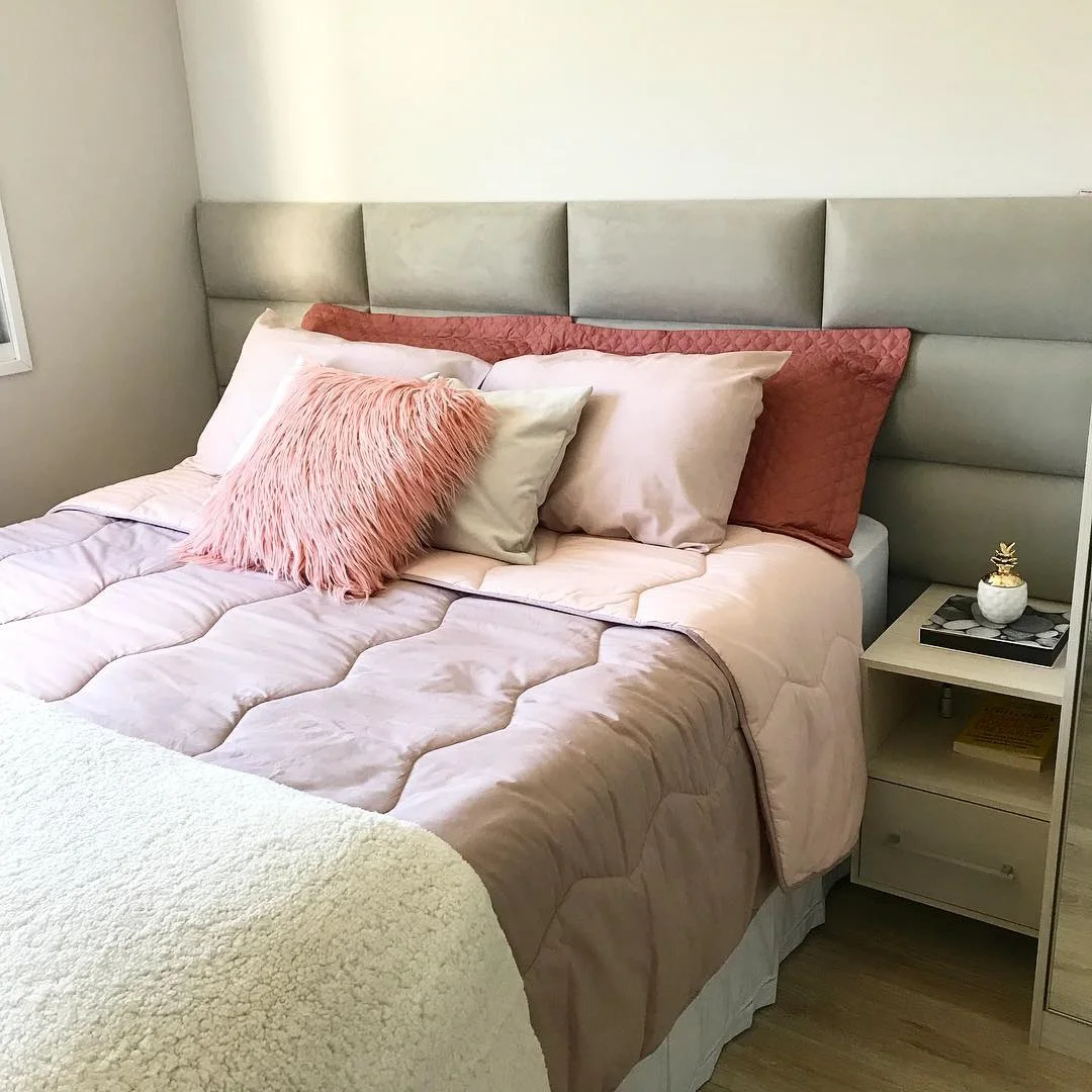 Quarto com cabeceira