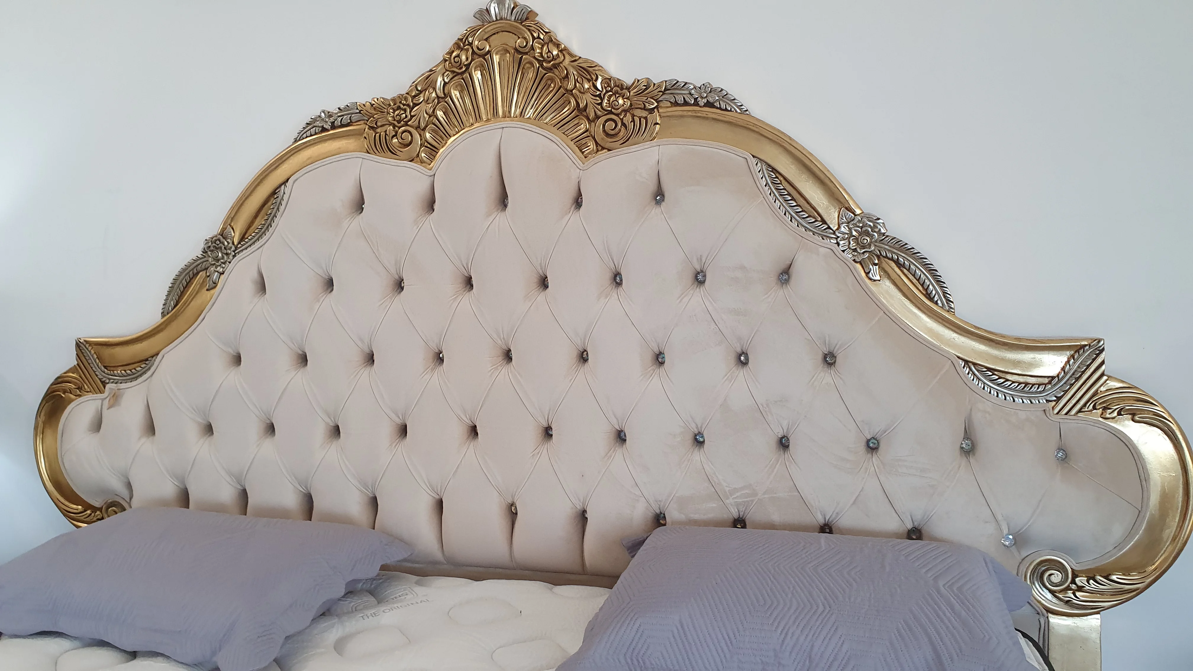 Cabeceira Imperial: elegância e conforto para seu  quarto