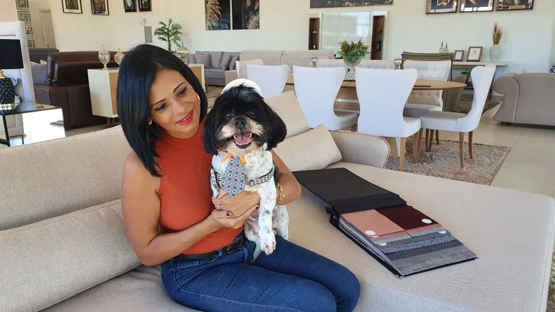 Tecido de sofá ideal para quem tem cachorro e gato