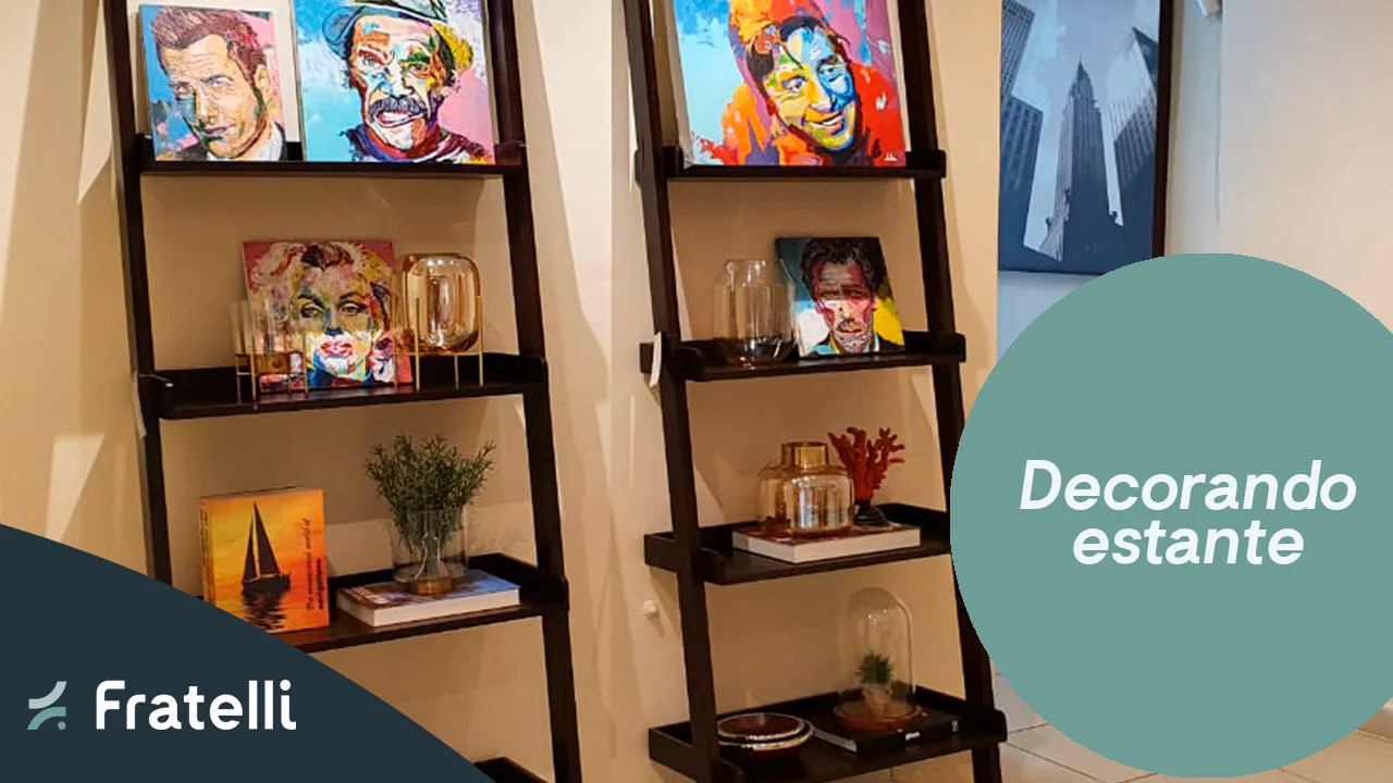 Decorando a estante
