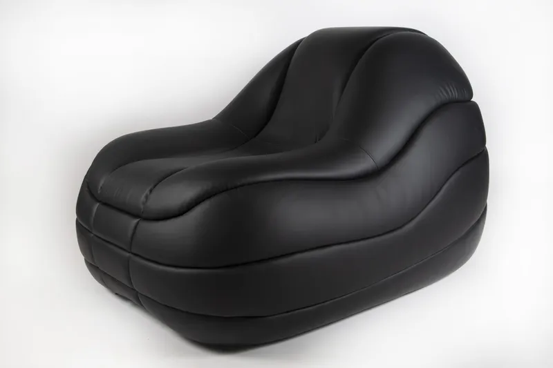 Poltrona basquete, do estúdio Mula Preta