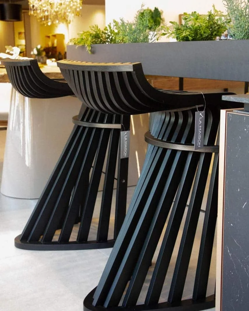 Como Escolher as Banquetas Ideais para a Sua Bancada