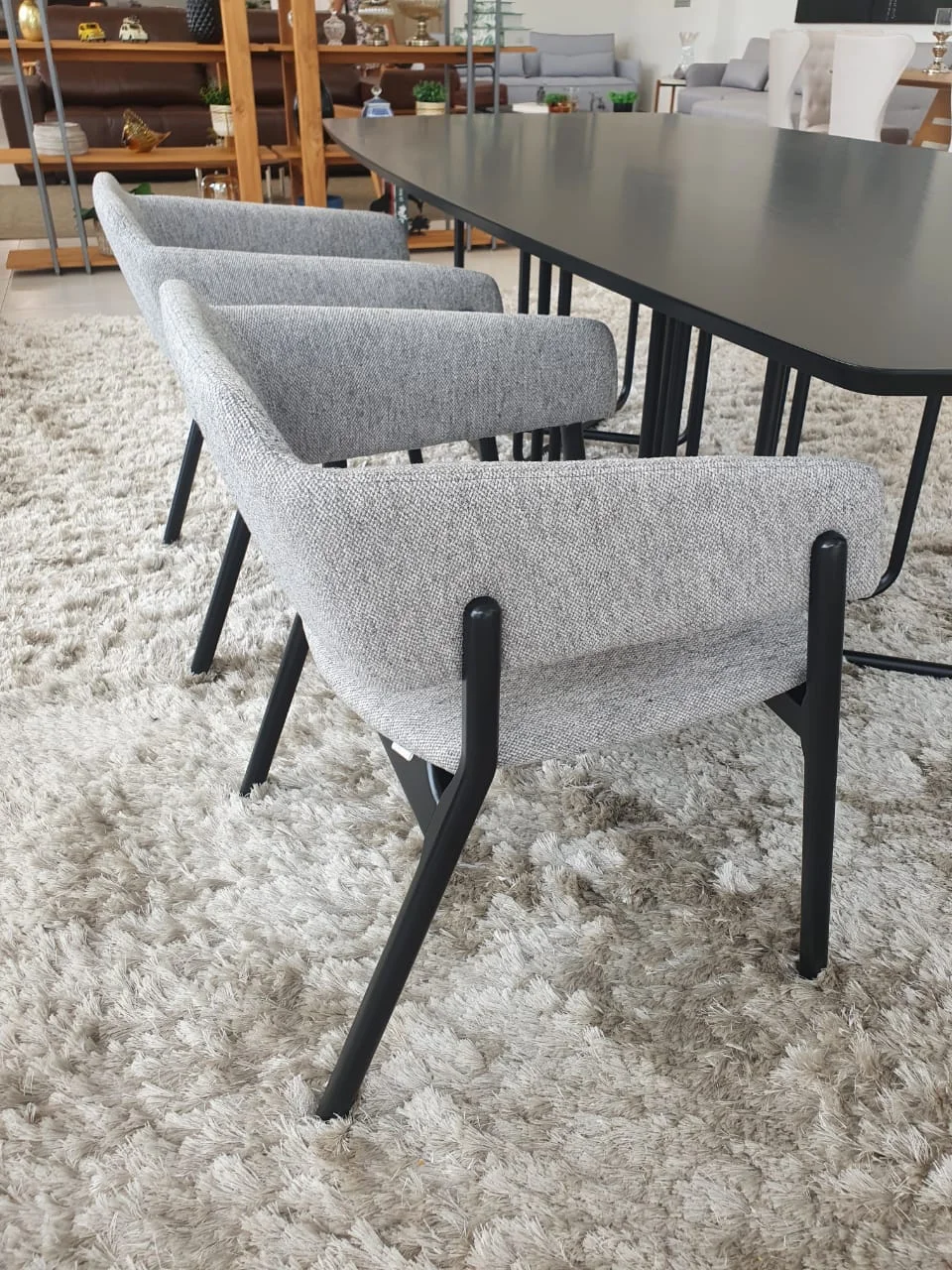 Mesa com 8 lugares para a sala de jantar