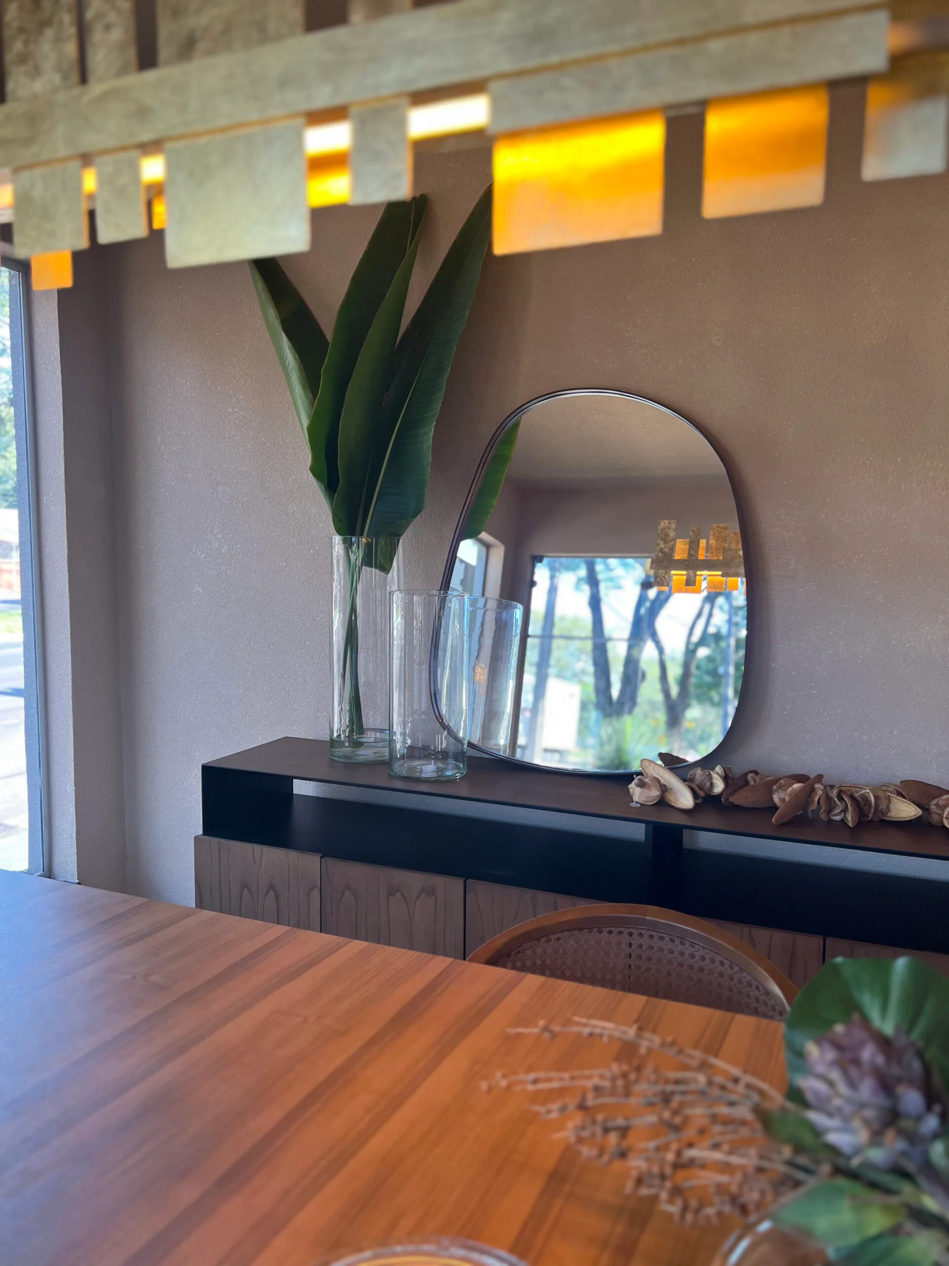 Buffet Fratelli: Organização e Elegância para Sua Sala de Jantar