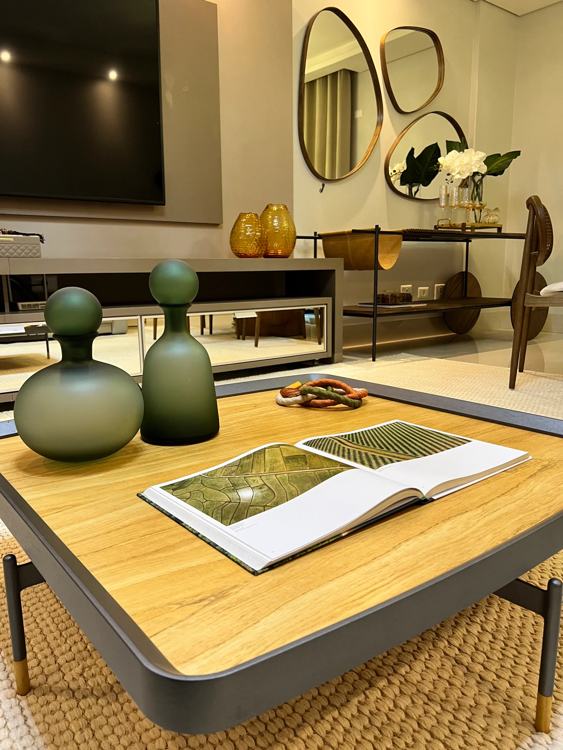 Mesa de Centro Fratelli: Design Elegante e Funcionalidade para Seu Espaço