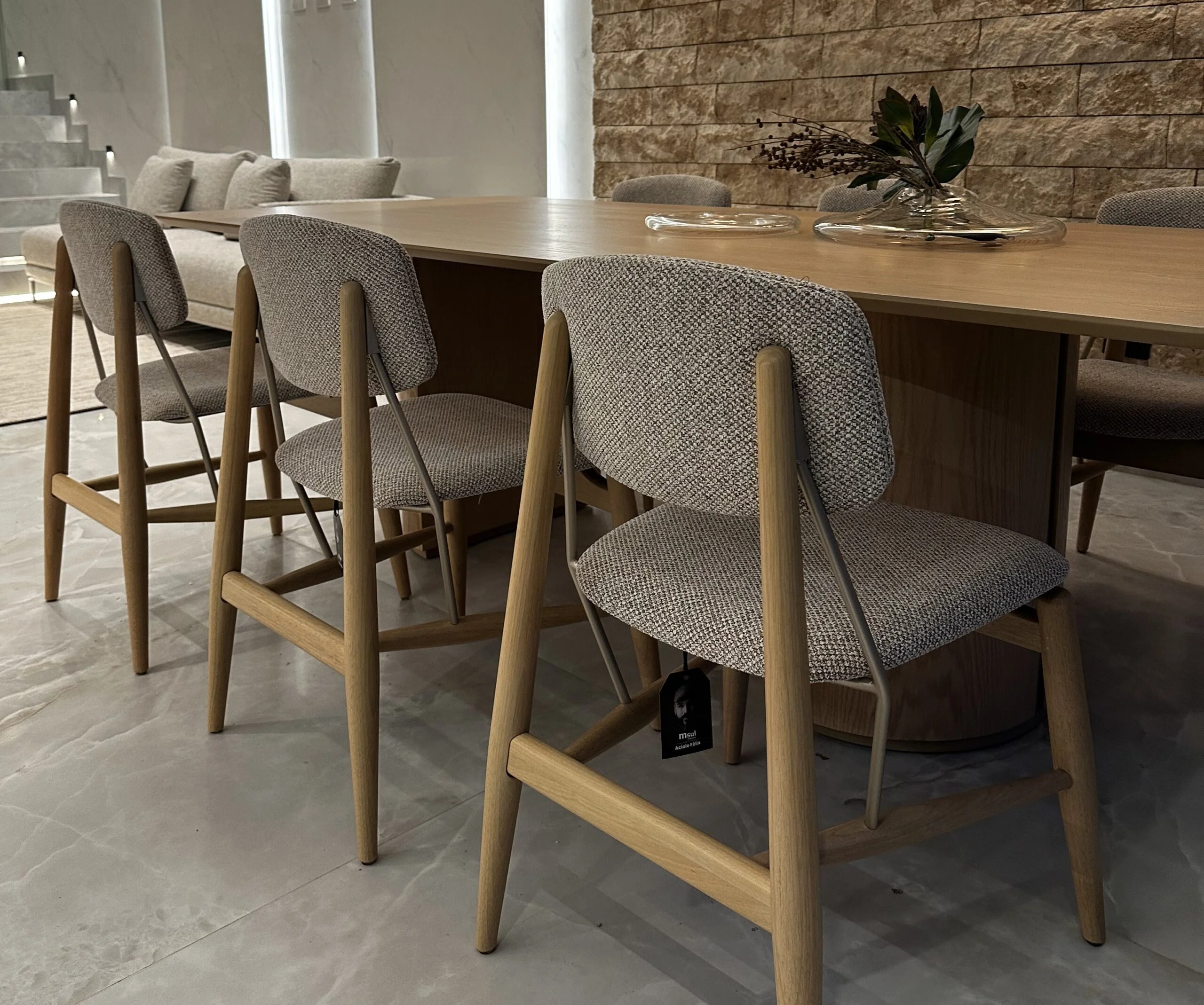 Mesa de Jantar Fratelli: Sofisticação e Estilo para Sua Casa