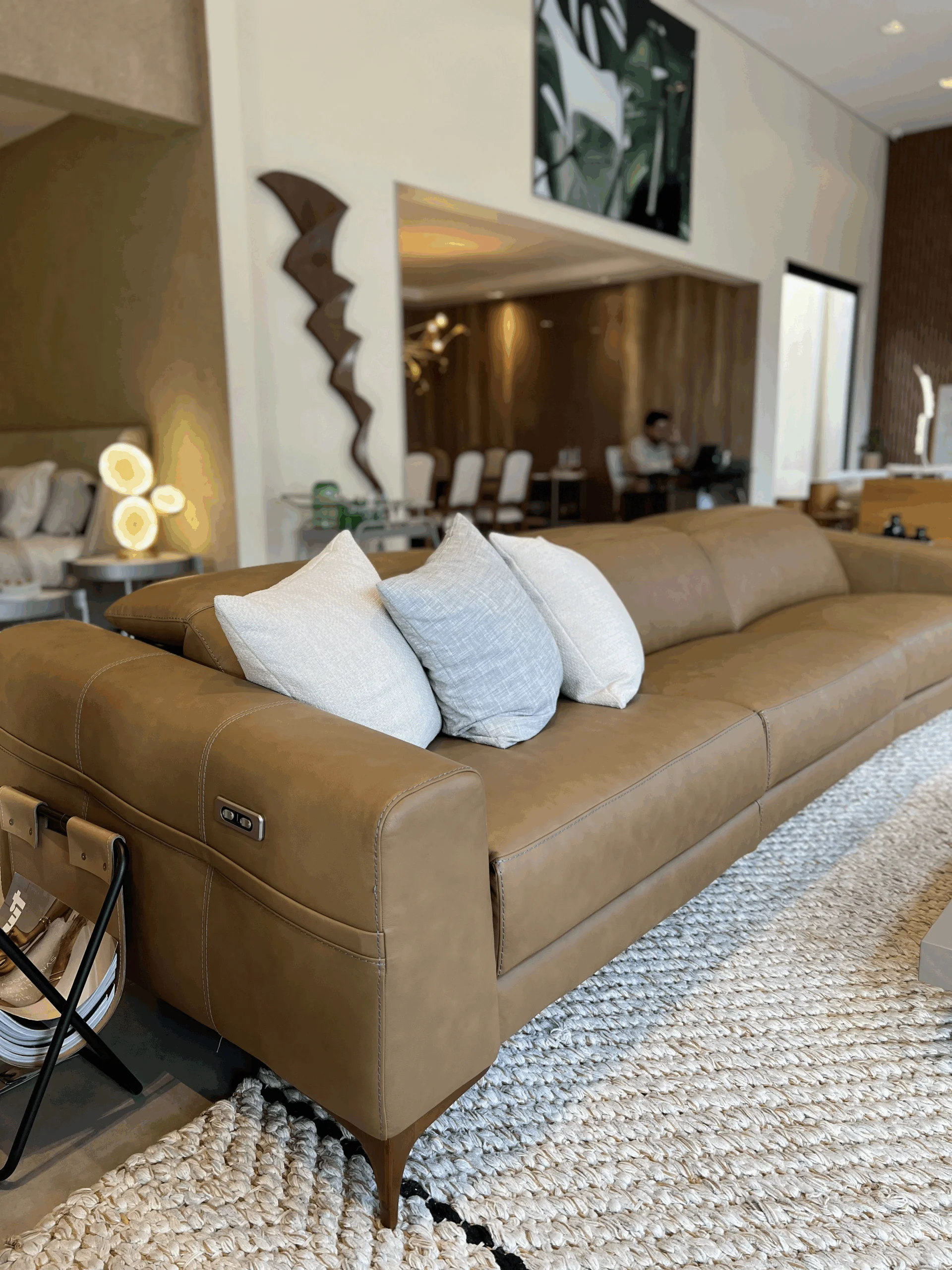 Sofás de Couro Fratelli: Elegância e Sofisticação para Seu Living