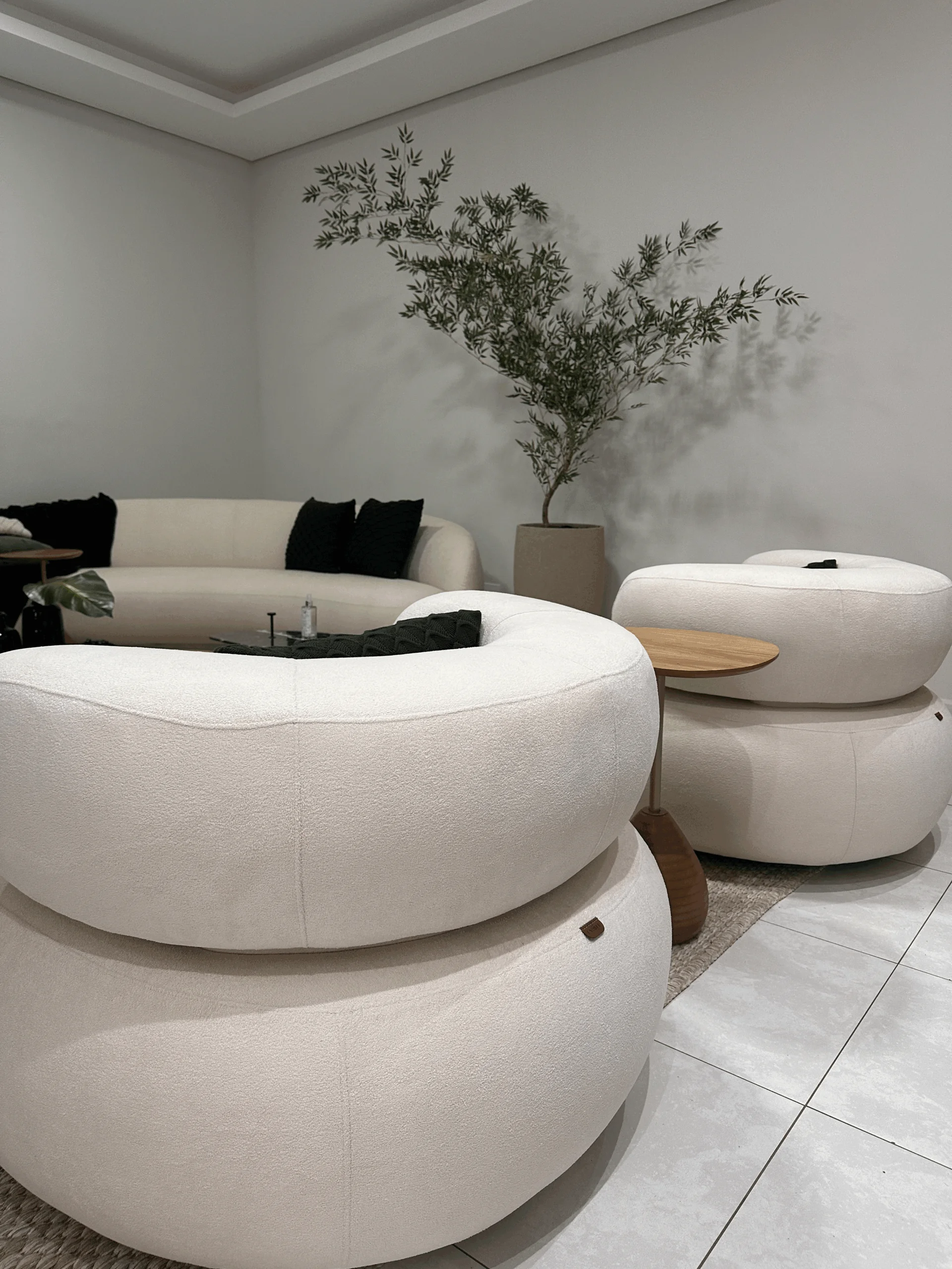 Poltrona Giratória: Estilo e Conforto na Fratelli House