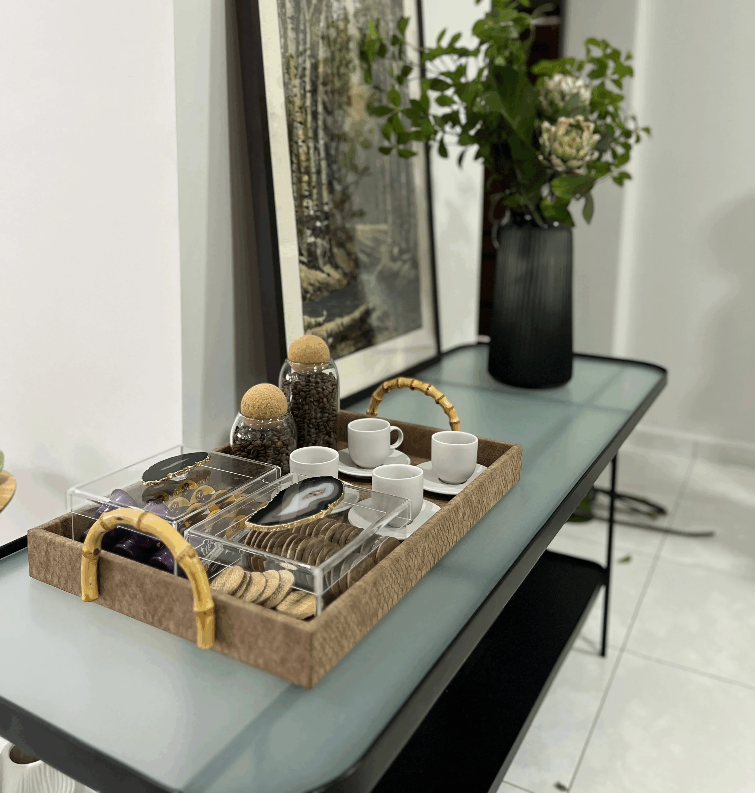 Aparadores de Alto Padrão: Sofisticação e Design para sua Sala