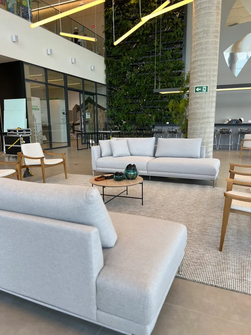 Móveis de Alto Padrão para Escritórios: Sofisticação e Design com a Fratelli House