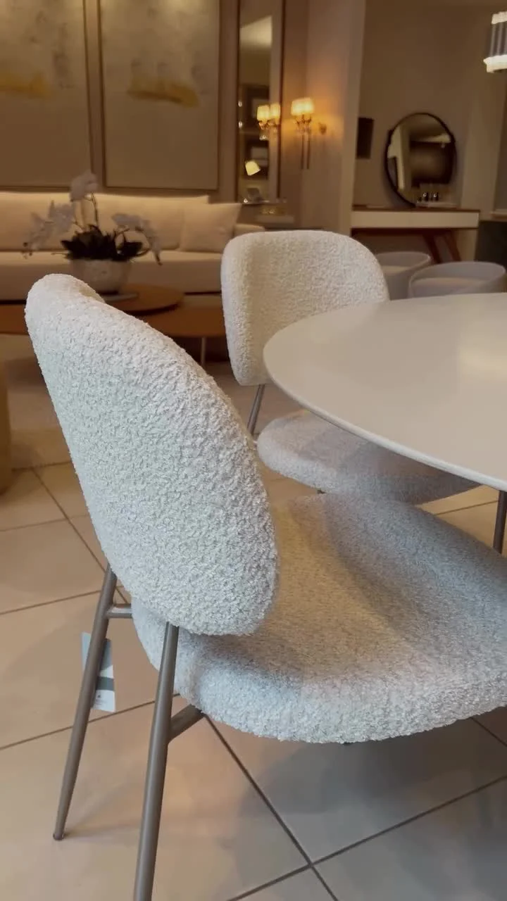 Mesa de jantar cimentício: como o design impacta convivência e estilo
