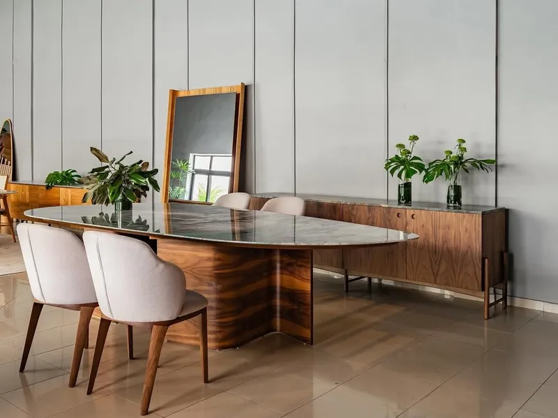 Como escolher a mesa de jantar ideal para o projeto de interiores.