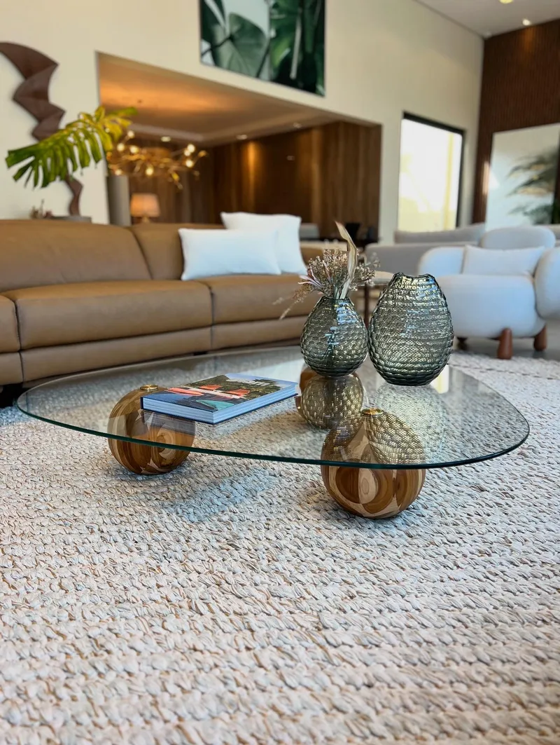 Transformando Ambientes com Mesas de Centro e Laterais de Alto Padrão