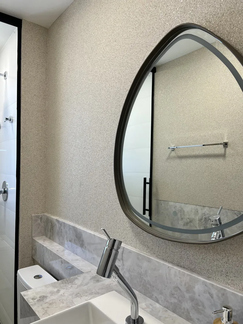 Revestimento cristal no lavabo: sofisticação e acabamento impecável