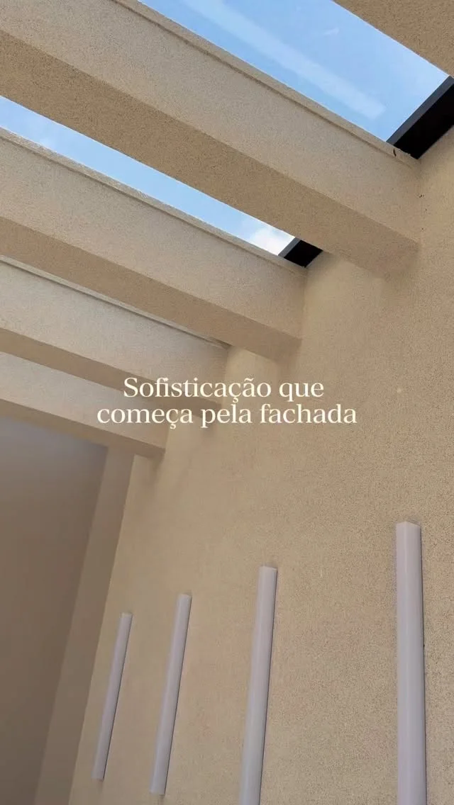 Cristal na fachada: Combinação de durabilidade e elegância arquitetônica.