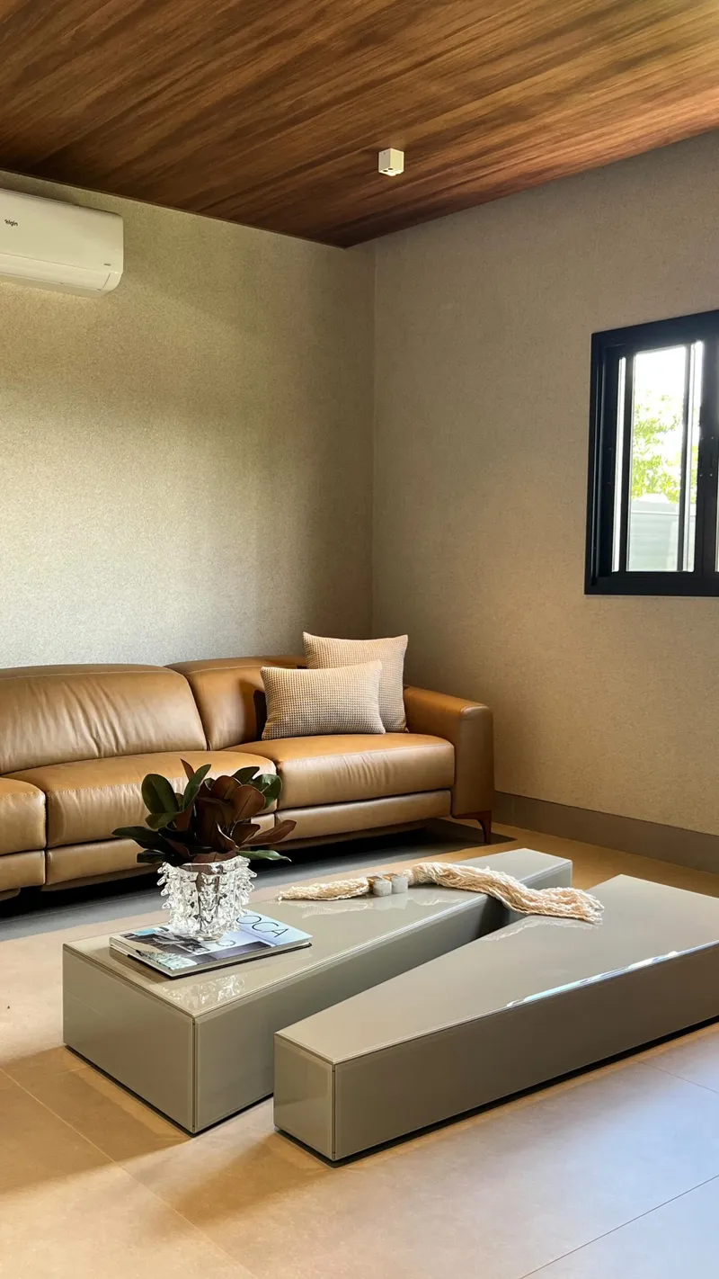 Como criar uma sala de cinema com móveis personalizados.