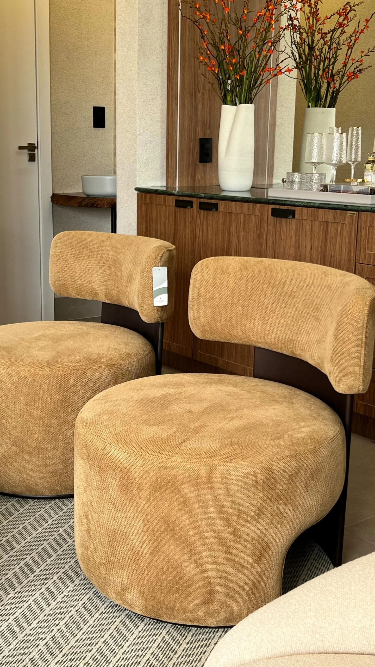 Como escolher poltronas para sala de estar elegante e acolhedor.