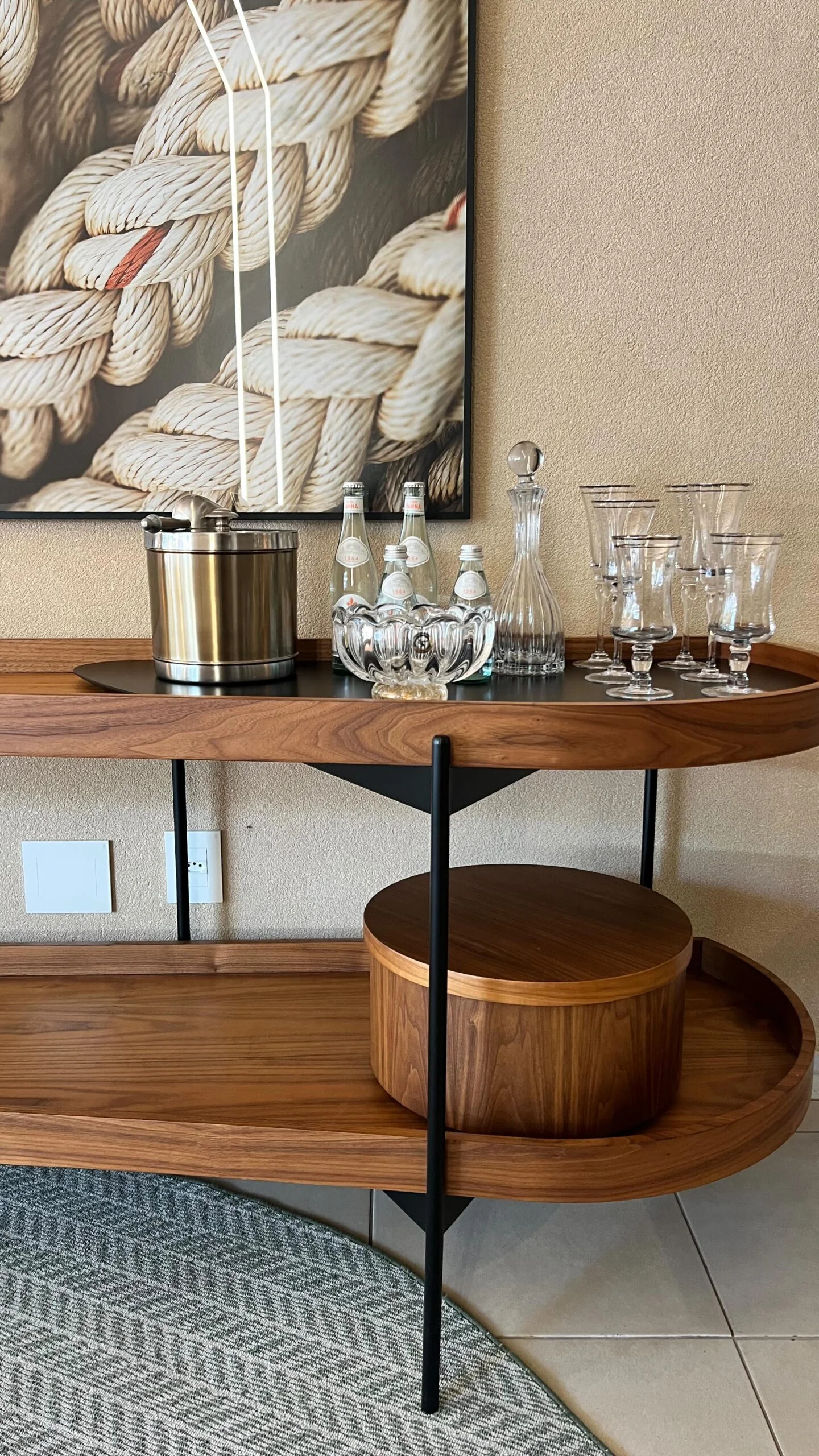 Como escolher um aparador que valoriza a composição da sala de jantar