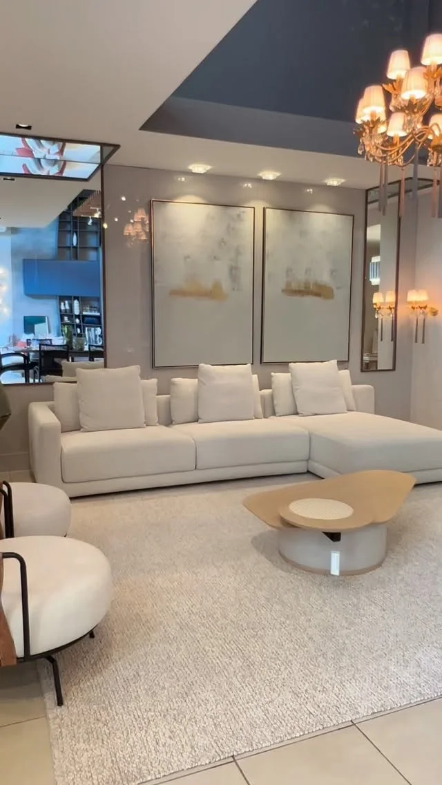 Como personalizar a decoração de uma sala de estar para um estilo elegante.