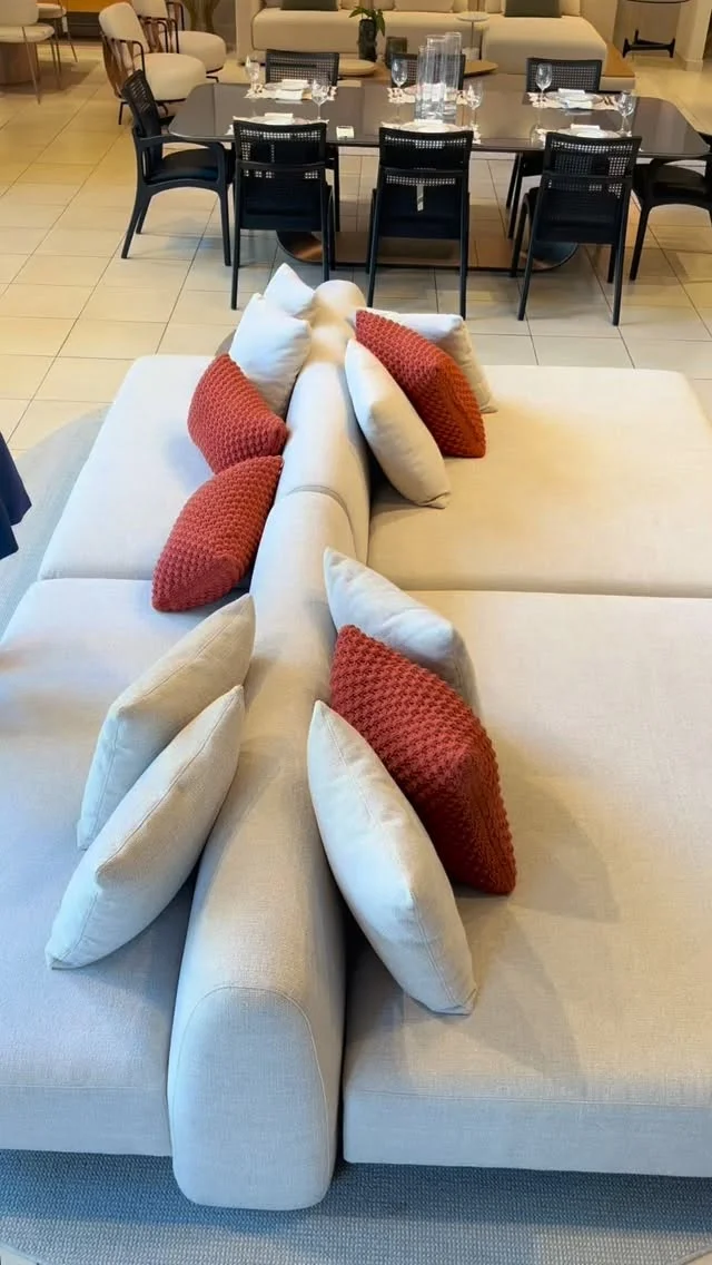 Como escolher um sofá ilha para sala de estar.