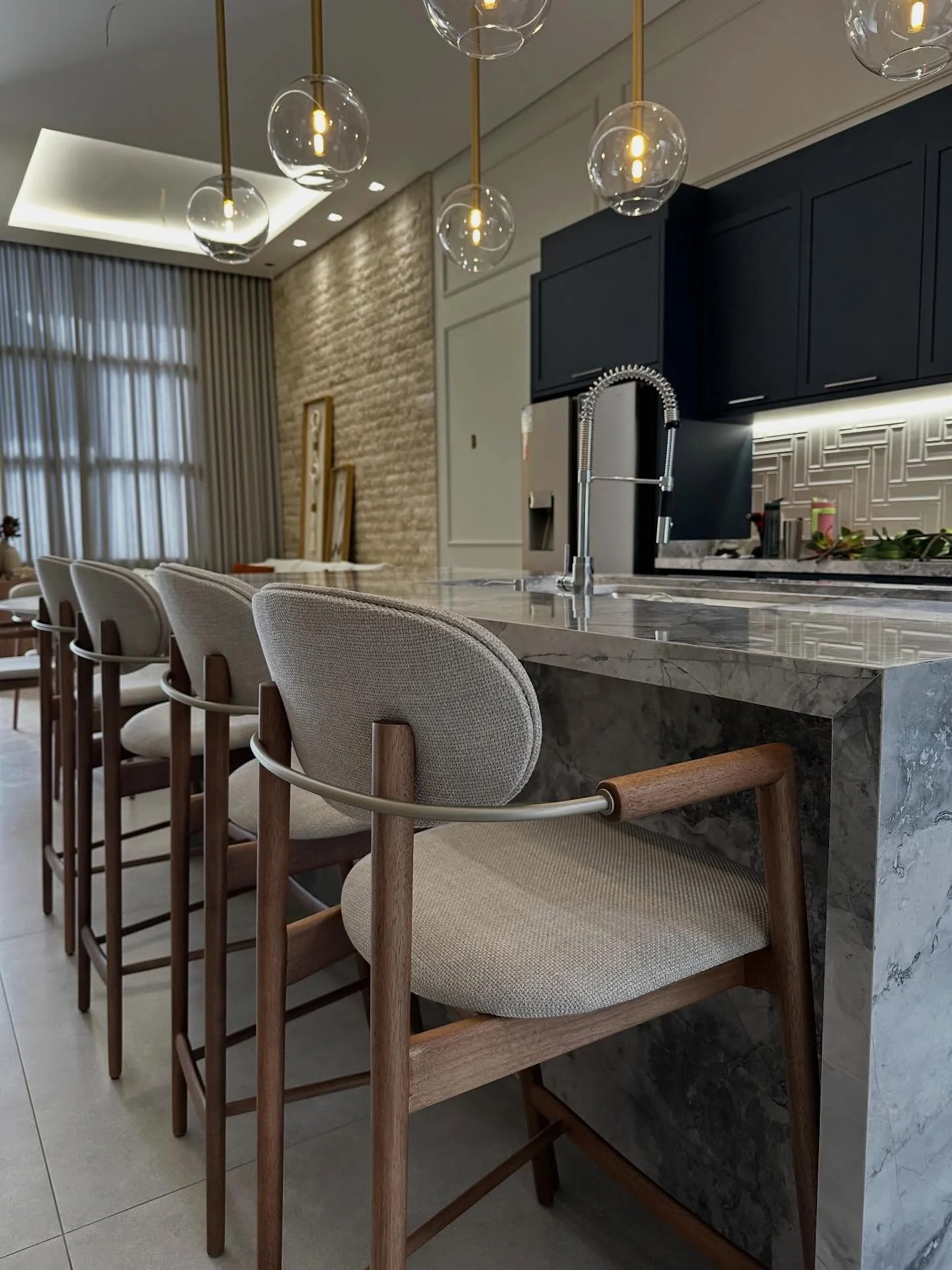 Como criar um ambiente acolhedor e sofisticado com decoração de alta qualidade.