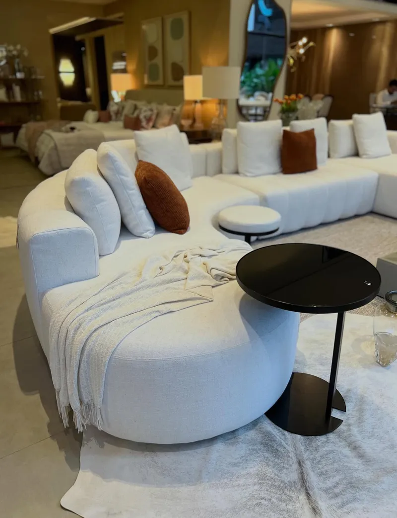 Como escolher o sofá branco perfeito para sala de estar.